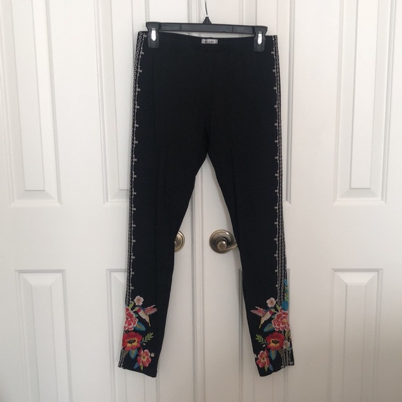 JW Los Angeles Floral Embroidered Black Leggings - Picture 16 of 16